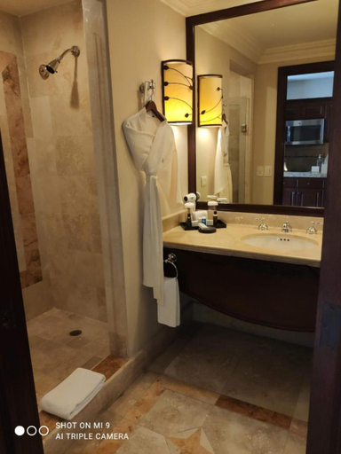 Bathroom 5, Pueblo Bonito Sunset Beach Golf & Spa Resort, La Paz