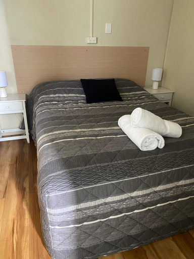 Bedroom 2, Plantation Park Motor Inn, Burdekin