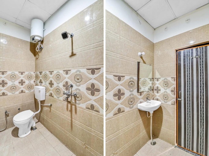 Bathroom 3, Goroomgo NV Palace Vrindavan, Mathura