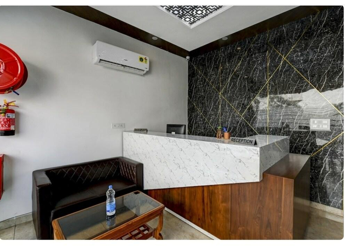 Others 5, Hotel Hollywood , Sahibzada Ajit Singh Nagar