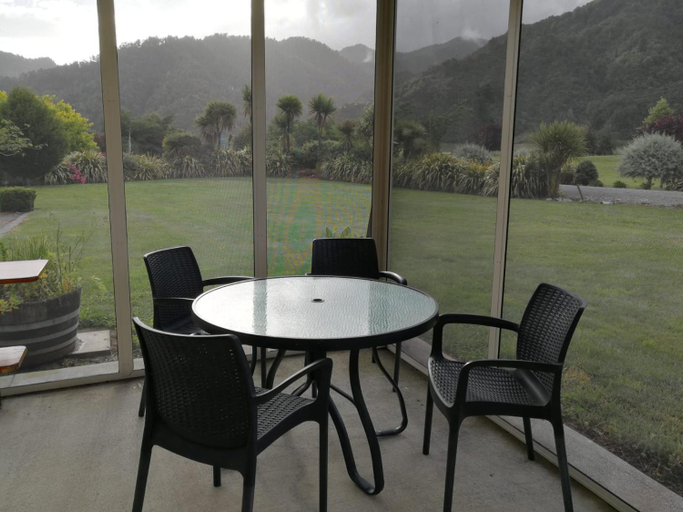 Facilities 4, Murchison Motorhome Park, Tasman