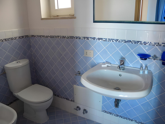 Bathroom 3, Hotel Ortensia, Latina