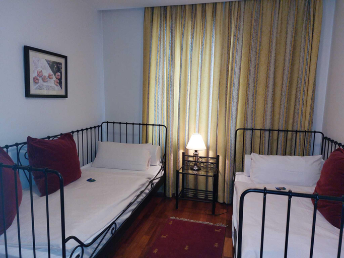 Bedroom 3, Hotel Goldener Stern, Saarpfalz-Kreis