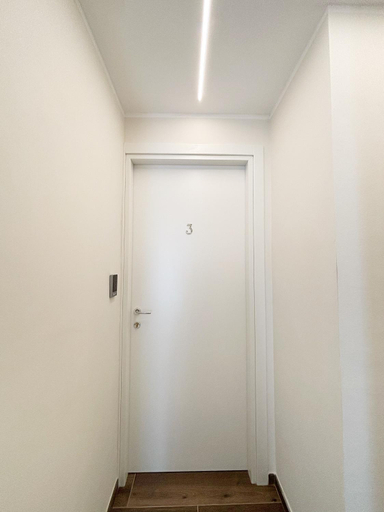 Others 4, San Siro House, Milano