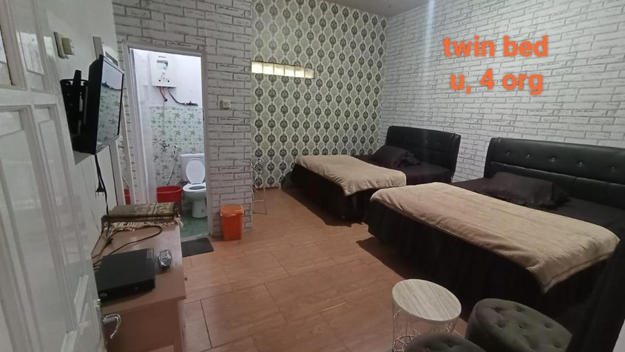 Bedroom 3, DIENG GHUZY HOUSE syariah twin bed, Wonosobo