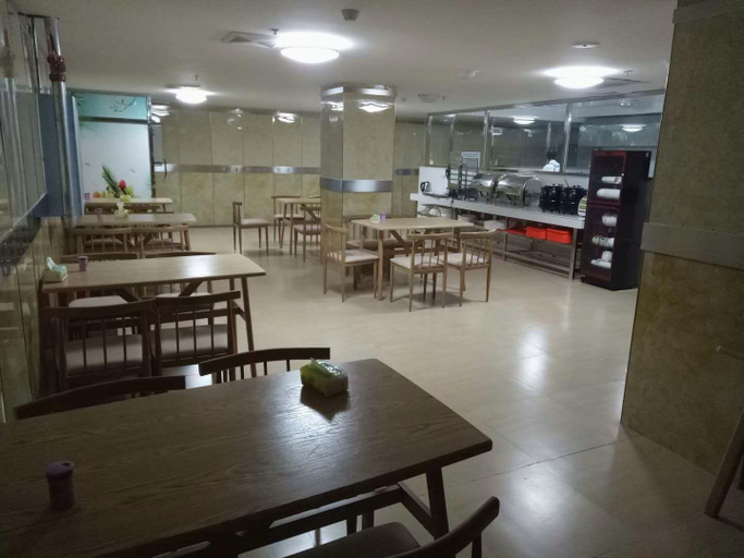Food & Drinks 5, 7 Days Premium Heihe Nenjiang County Bus Station, Heihe