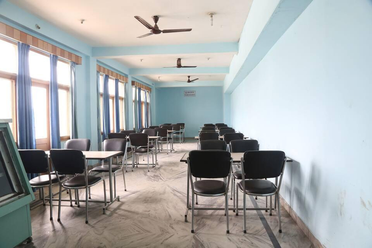 Food & Drinks, Hotel Silverface, Kullu