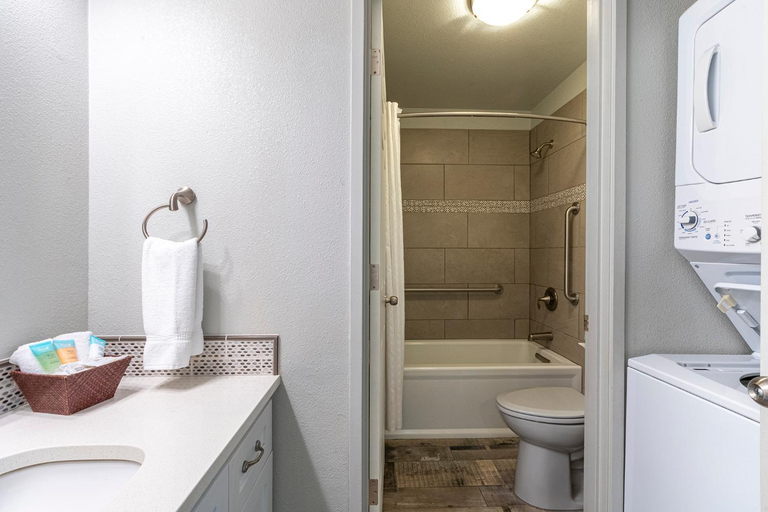 Bathroom 3, Canyon Rim at Eagle Crest, Deschutes