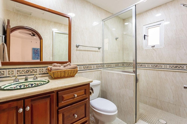 Bathroom 3, Encanto Aventuras Club All Suites Resort, Cozumel