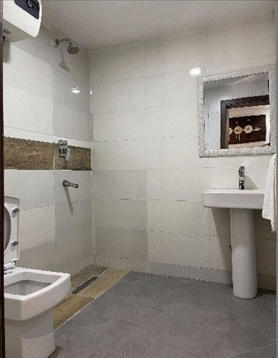 Bathroom 5, Charlie's Place And Suite, Eti-Osa