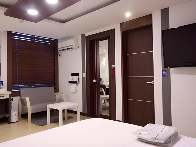 Bedroom 3, Iksan Twins Hotel, Iksan