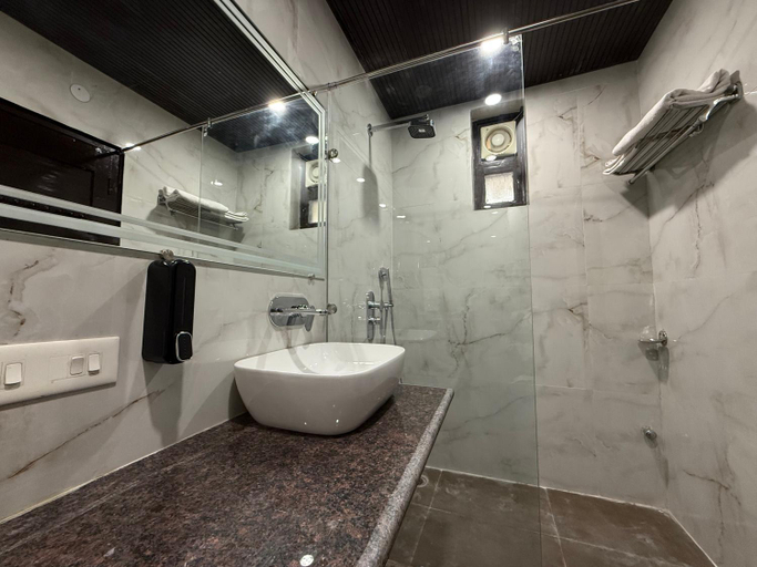 Bathroom 4, ECKO Kasang Regency Hill Resort, Garhwal