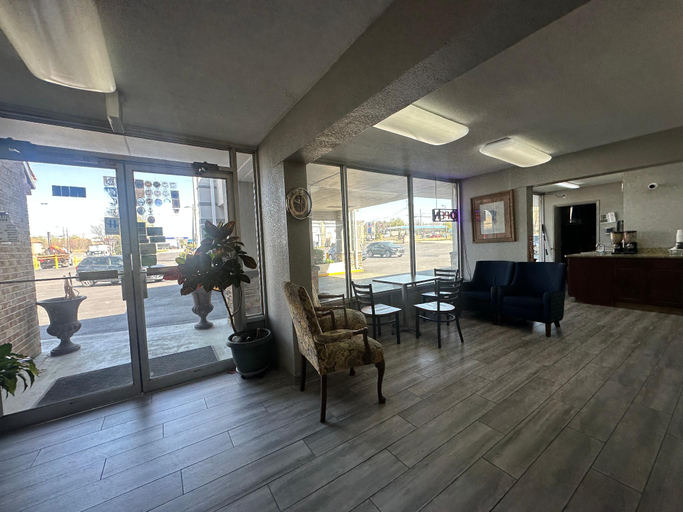 Public Area 2, Executive Inn, Henry