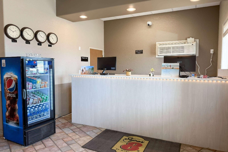 Public Area 3, Super 8 by Wyndham Medicine Hat AB, Division No. 1