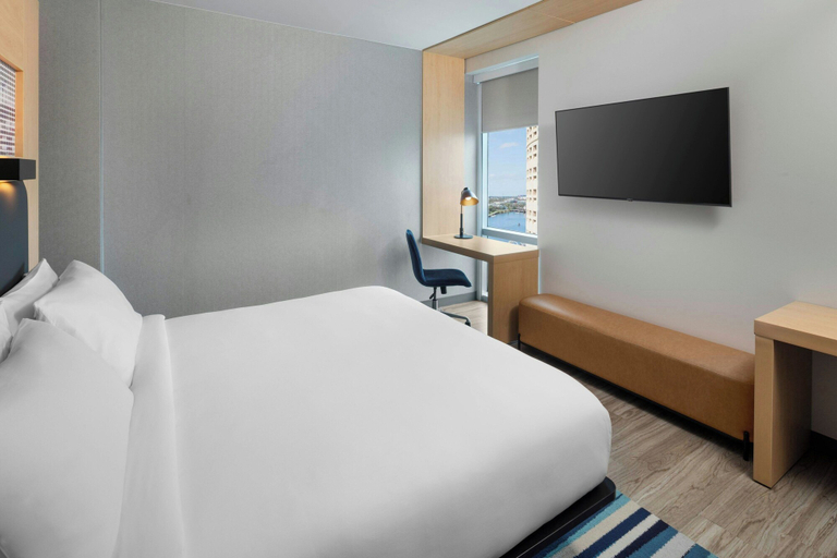 Bedroom 3, Aloft by Marriott Tampa Downtown, Hillsborough