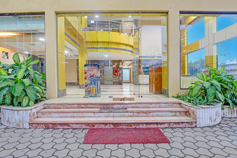 Exterior & Views 1, FabHotel The Royal Plaza - Koyambedu, Chennai