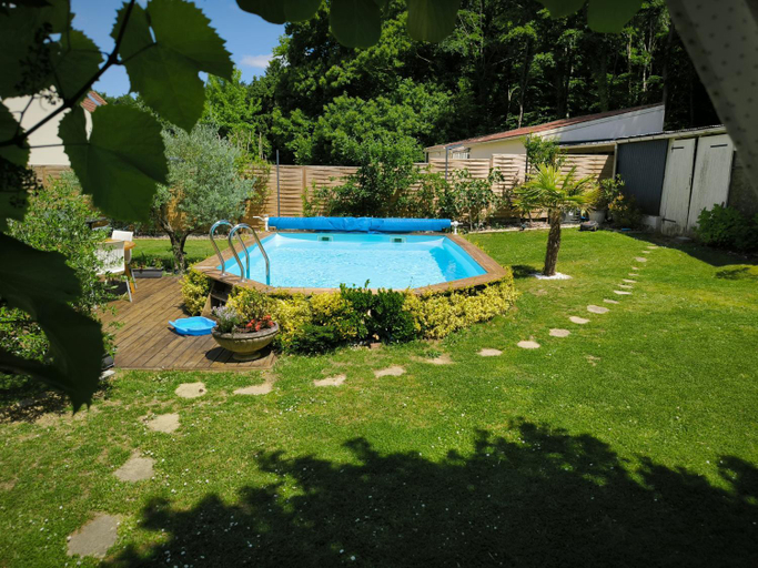 Others 2, Choisy le Jacuzzi, Oise