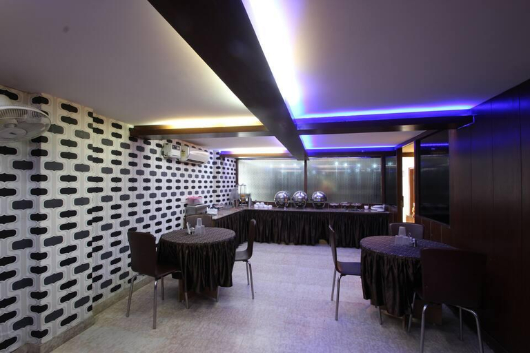Food & Drinks 5, Treebo Trend S&B East Inn, Delhi