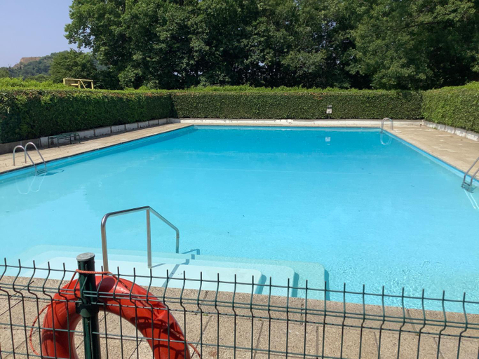 Sport & Beauty, Chalet Charmant Monika avec Piscine, Namur