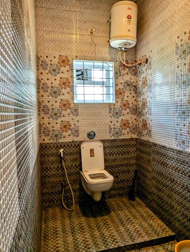 Bathroom 3, Cloud ridge, Dindigul