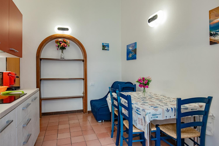 Others 5, Villa Bouganville, Livorno