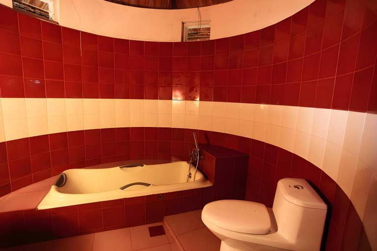 Bathroom 4, Cybele Hill Resort, Wayanad