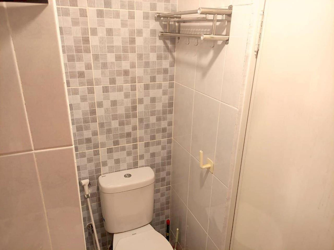 Bathroom 4, Apartemen Tokyo Riverside PIK 2 By Kakarama Room, Tangerang
