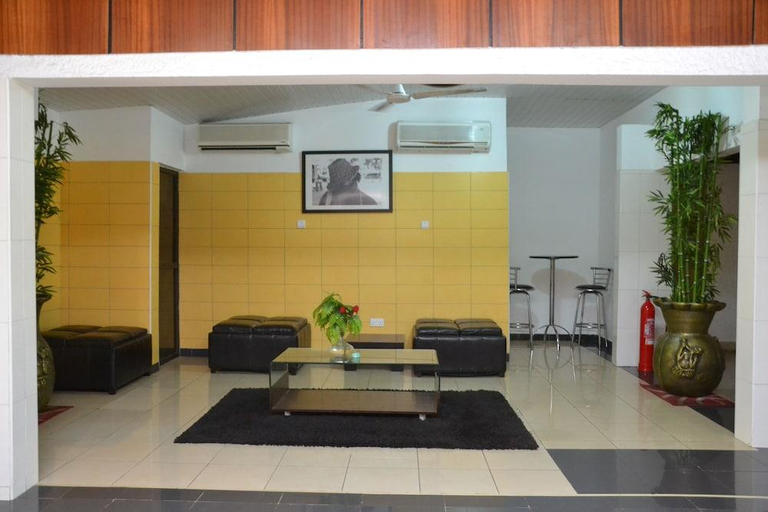 Others 2, Kaysens Grande Hotel, Tema