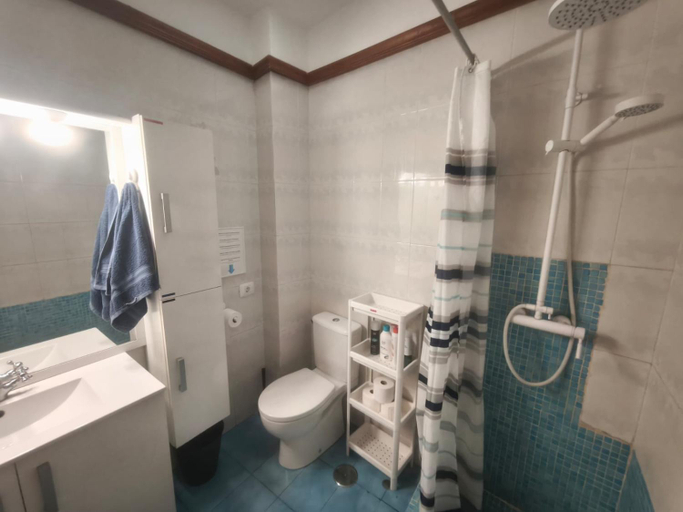 Bathroom 2, Twin Room at Villa Lila, Santa Cruz de Tenerife
