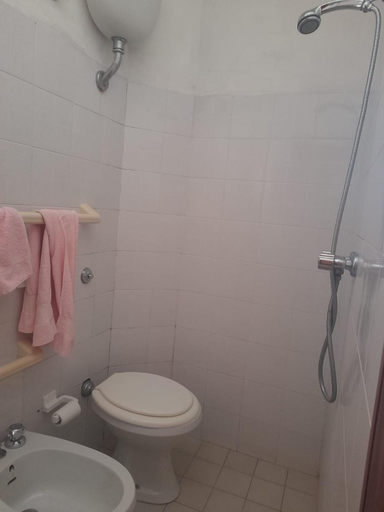 Bathroom 3, La Colombella, Ascoli Piceno