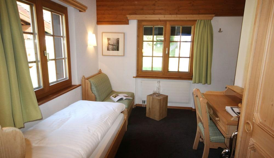 Bedroom 2, Hotel Welschen, Visp