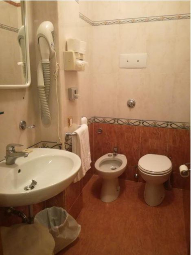 Bathroom 4, Hotel Heron, Venezia