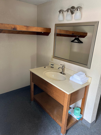 Bathroom 3, Newfound Lodge on the river, Swain