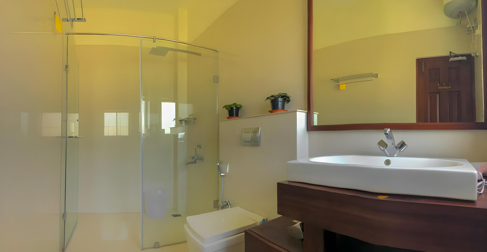 Bathroom 3, Heavens Gate Holidays , The Nilgiris