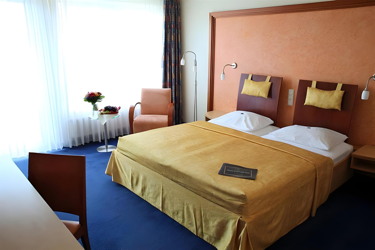 Bedroom 2, Hotel Ascot-Bristol, Potsdam