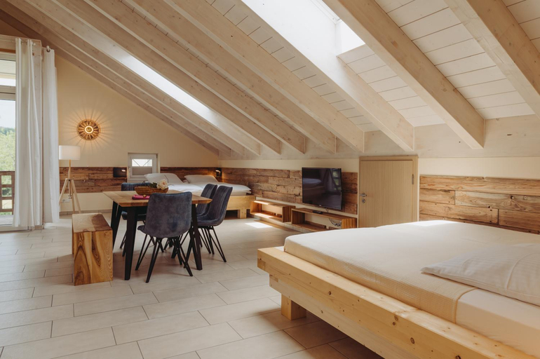 Bedroom 2, Wanderreitstation Gut Mischenried, Starnberg