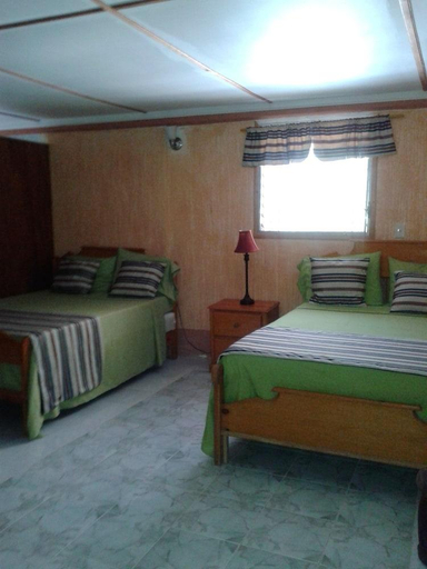 Bedroom 2, Reposoir du Village, Port-Salut