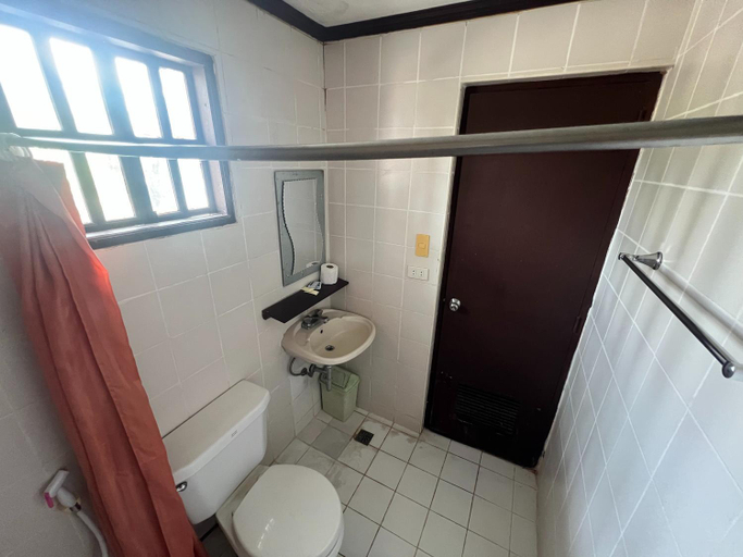 Bathroom 4, Subiza Beach Resort, Olongapo City