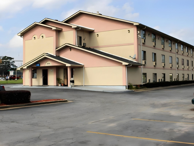 Exterior & Views 2, Knights Inn Albany, Dougherty