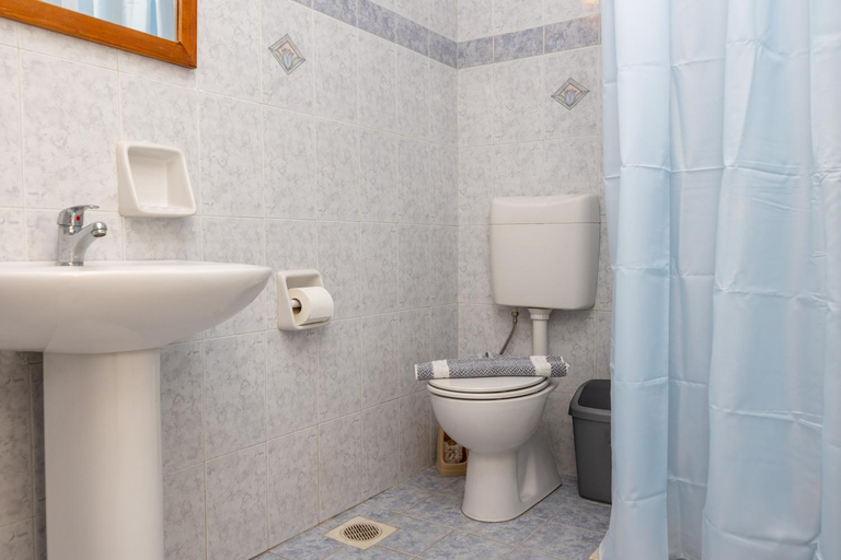 Bathroom 2, Depis economy, South Aegean