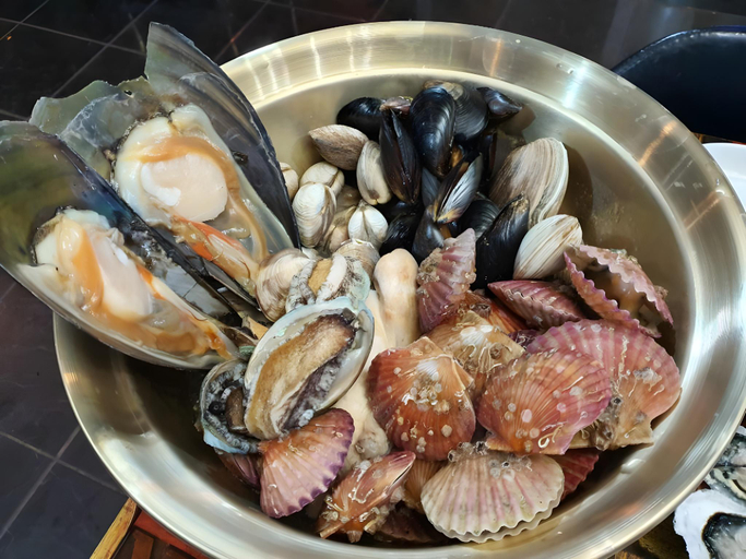 Food & Drinks 4, Crystal's Blue Road Town Pension, Yeongdeok