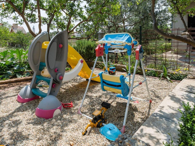 Family & Kids 5, Sea-view apartment in Kastel, Kaštela
