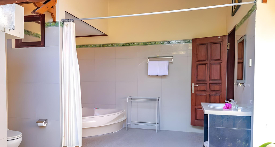 Bathroom 4, Arya Amed Beach Resort, Karangasem