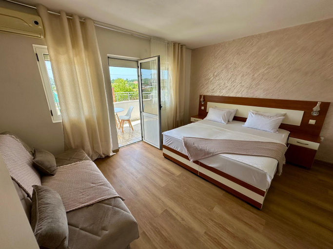 2, Villa Paris