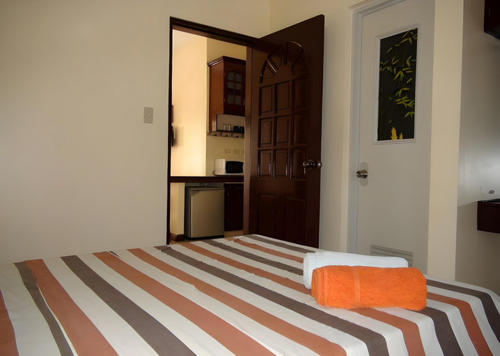 Bedroom, Squares Beachfront Apartments, Puerto Galera
