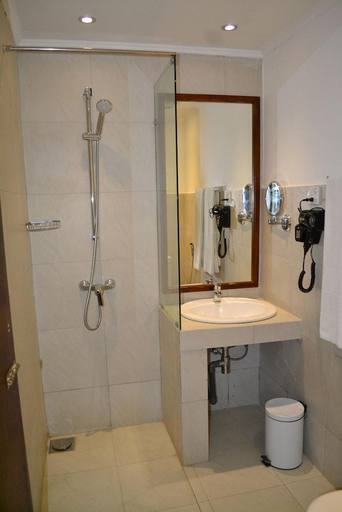 Bathroom 4, The Lakeside at Nuwarawewa, N. Palatha East