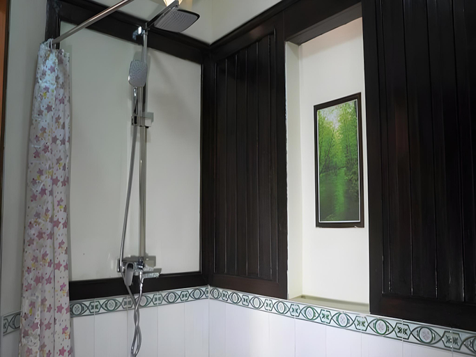 Bathroom 3, Hsaung Thazin Hotel, Mandalay