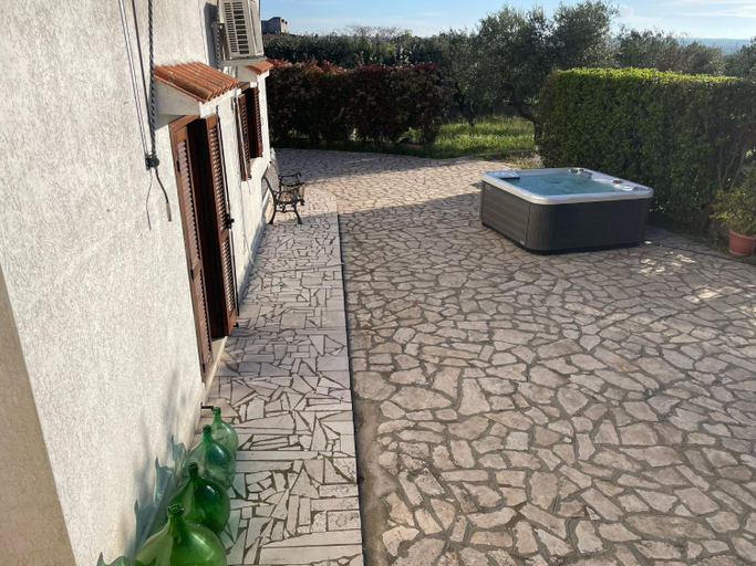 Others 3, Villa Corvetta, Brindisi