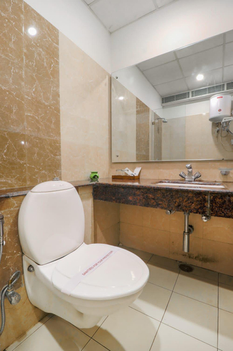 Bathroom 3, Hotel Alaknanda, Dehradun