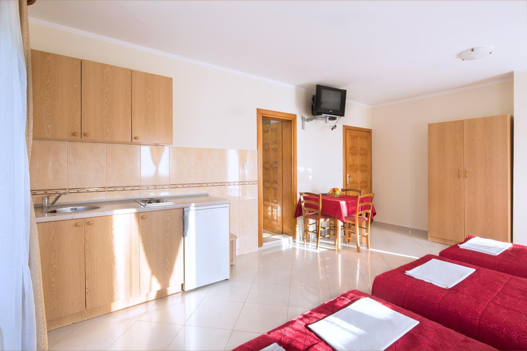 Others 2, Apartments Konte